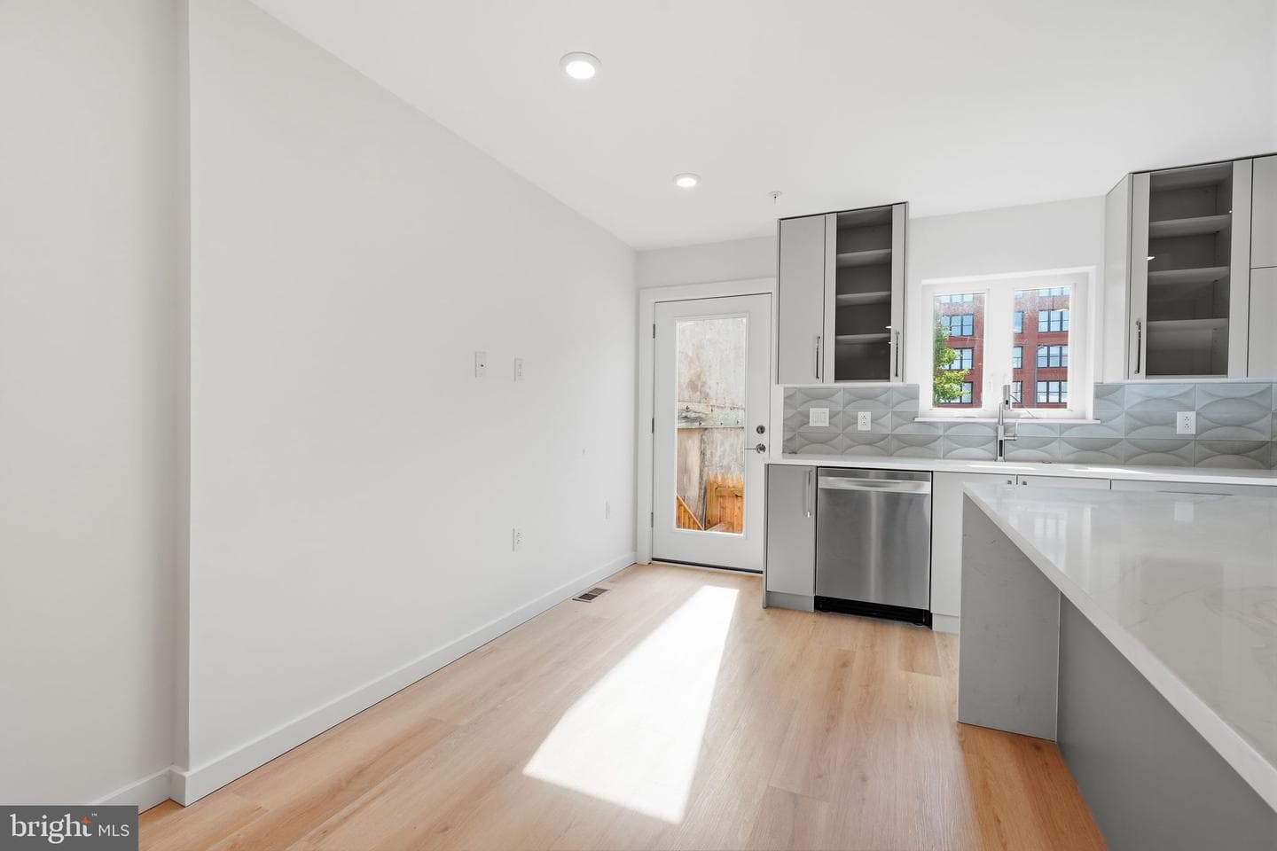 1517 Bodine Street N #a photo 21