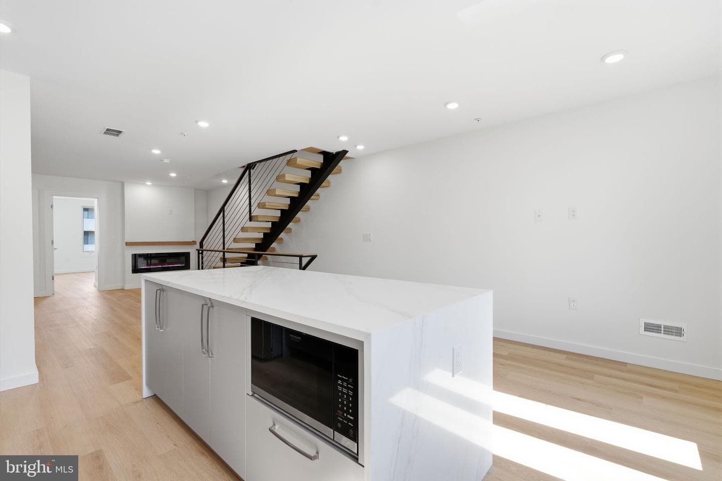 1517 Bodine Street N #b photo 21