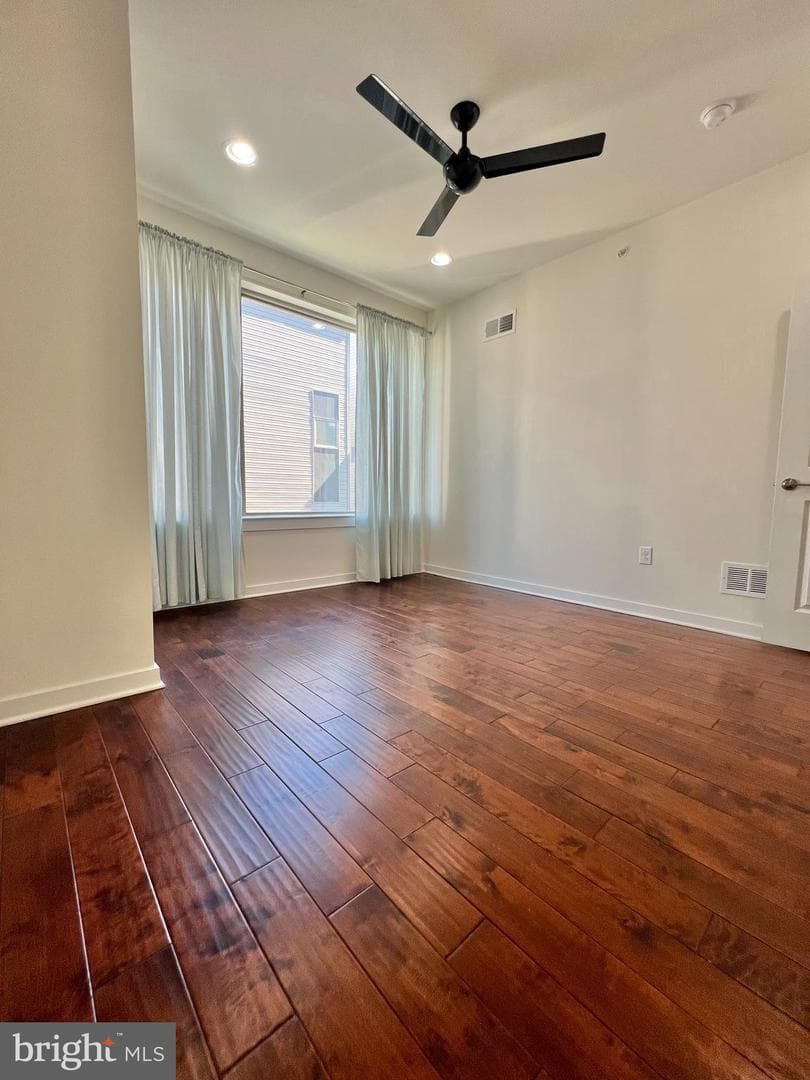 2122 Kensington Walk photo 15