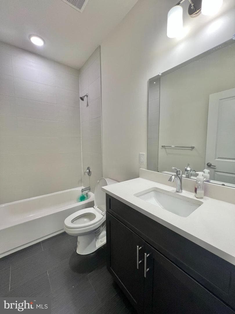2122 Kensington Walk photo 18