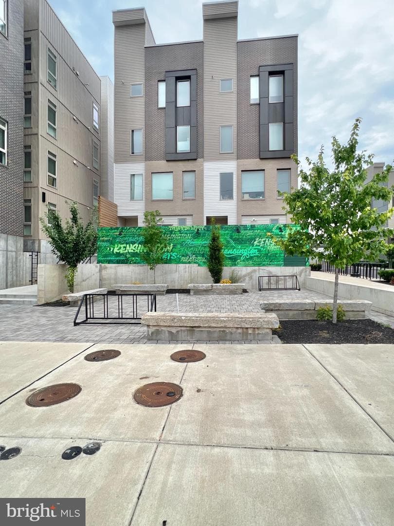 2122 Kensington Walk photo 40