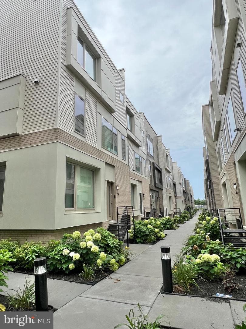 2122 Kensington Walk photo 49