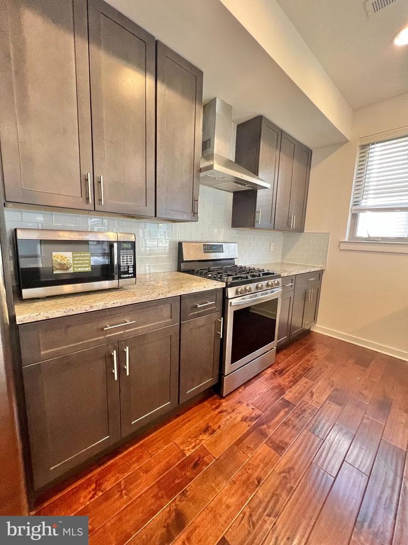2122 Kensington Walk photo 8