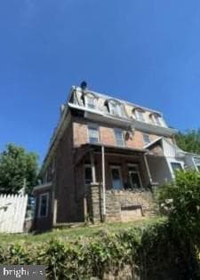 5311 N Howard Street photo 4