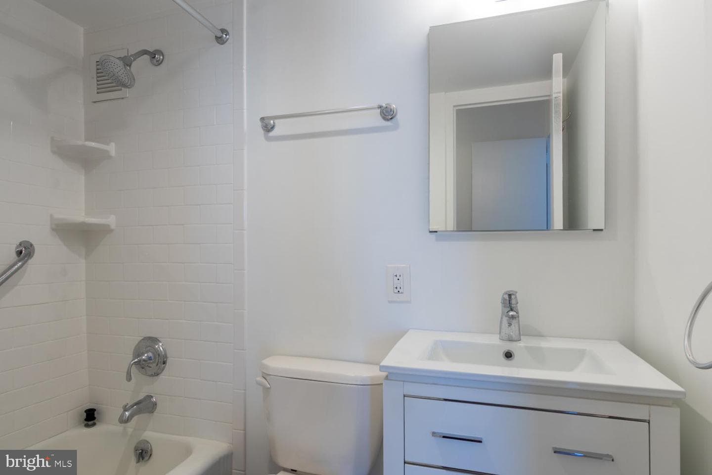 210 Locust #3ew photo 10