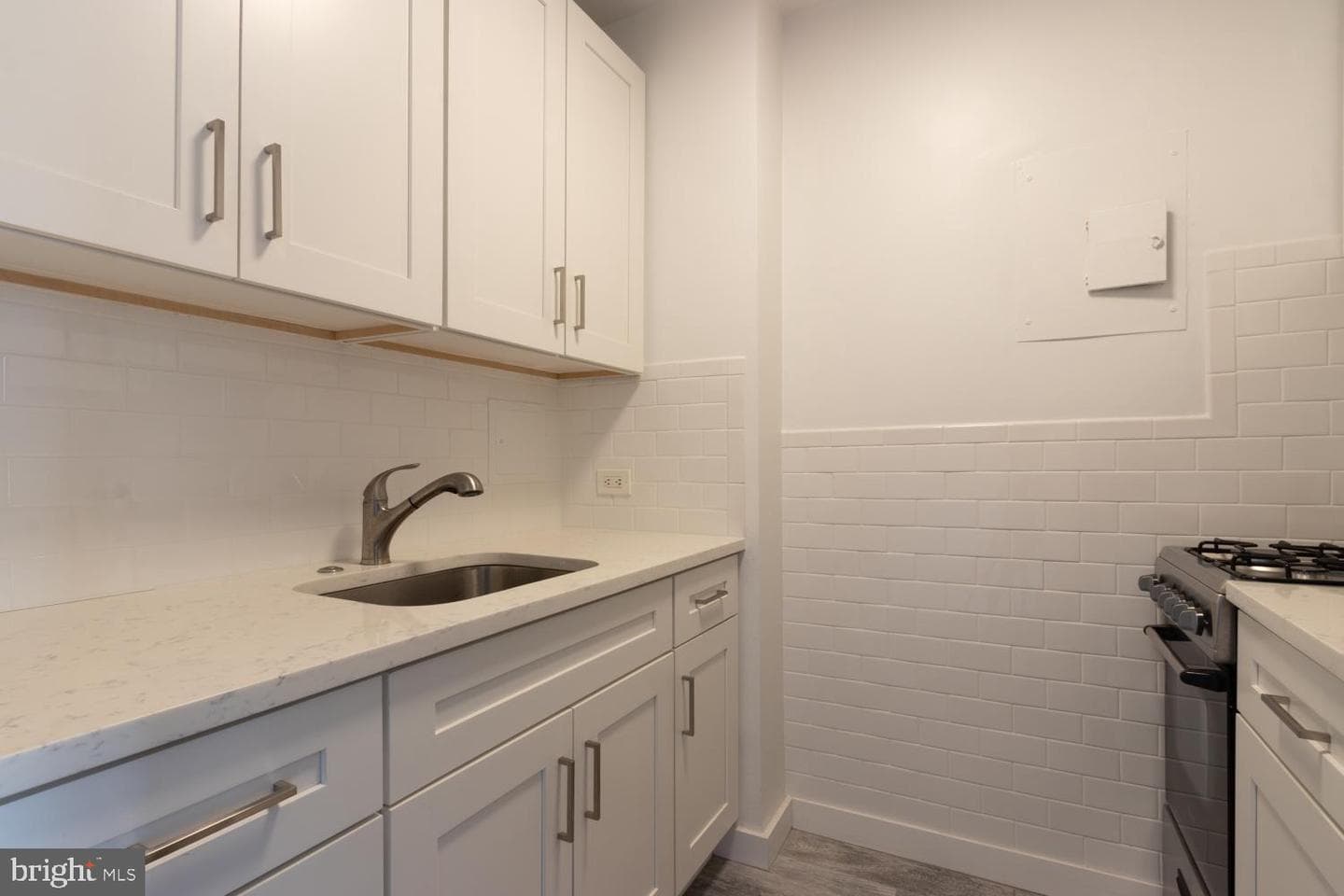 210 Locust #3ew photo 9