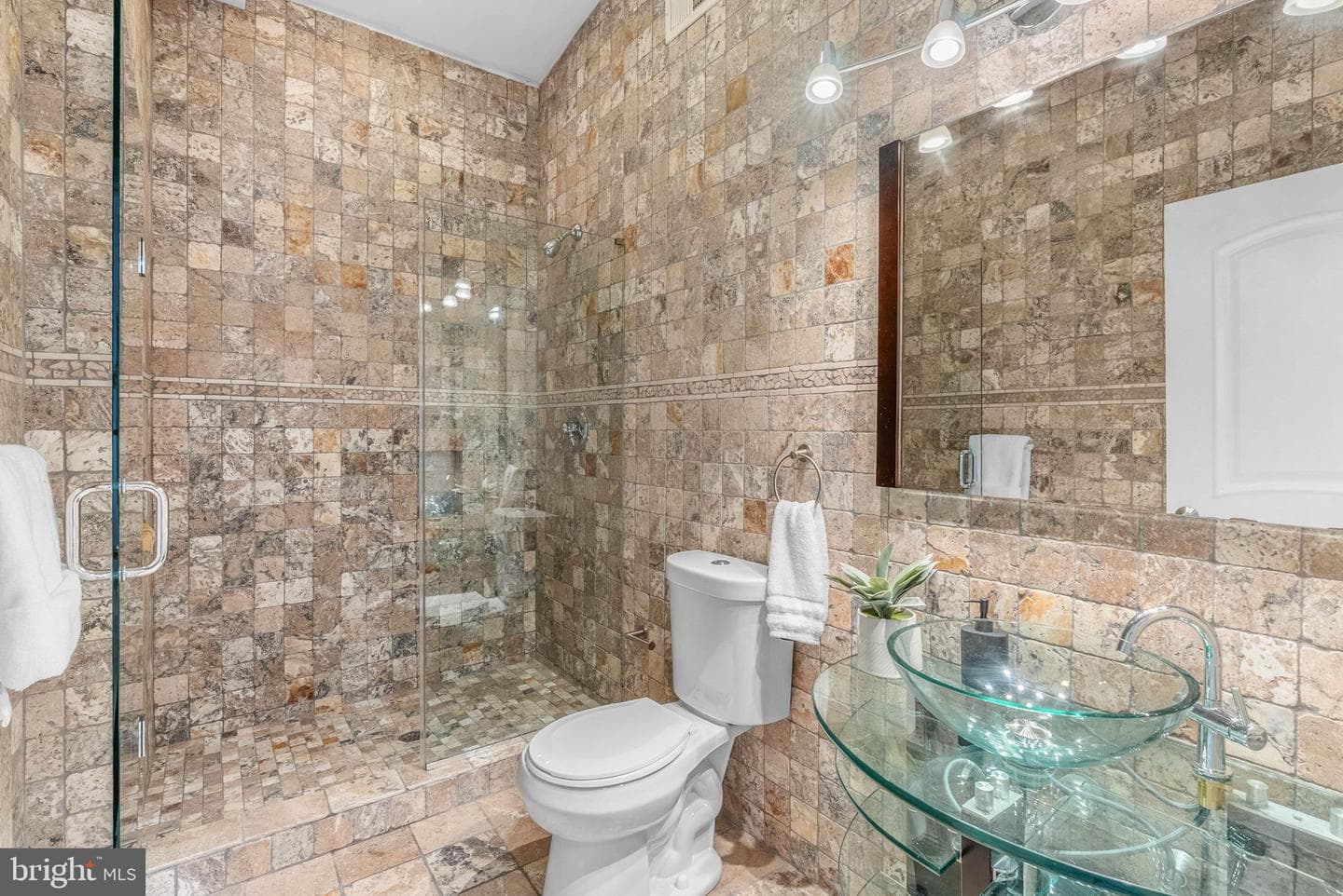 226 W Wildey Street photo 37