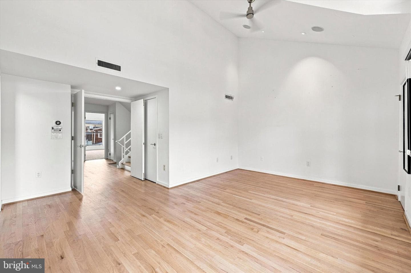 114 Bainbridge Street photo 23
