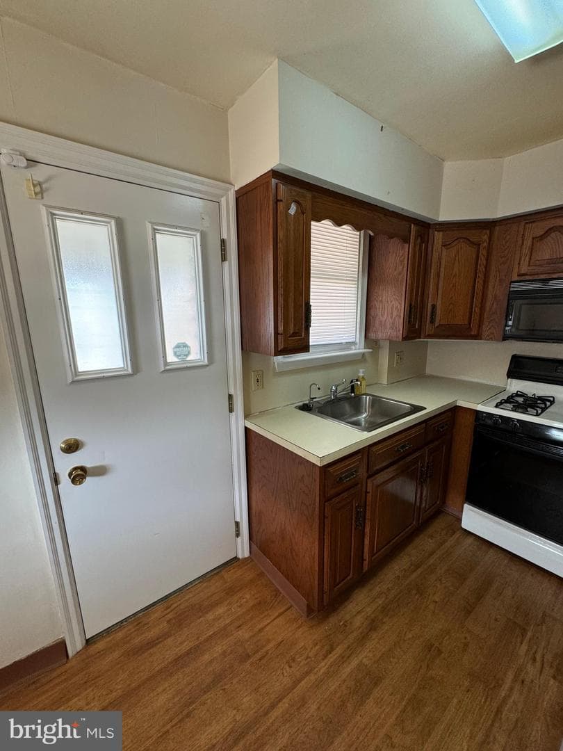 4122 Tyson Avenue photo 9