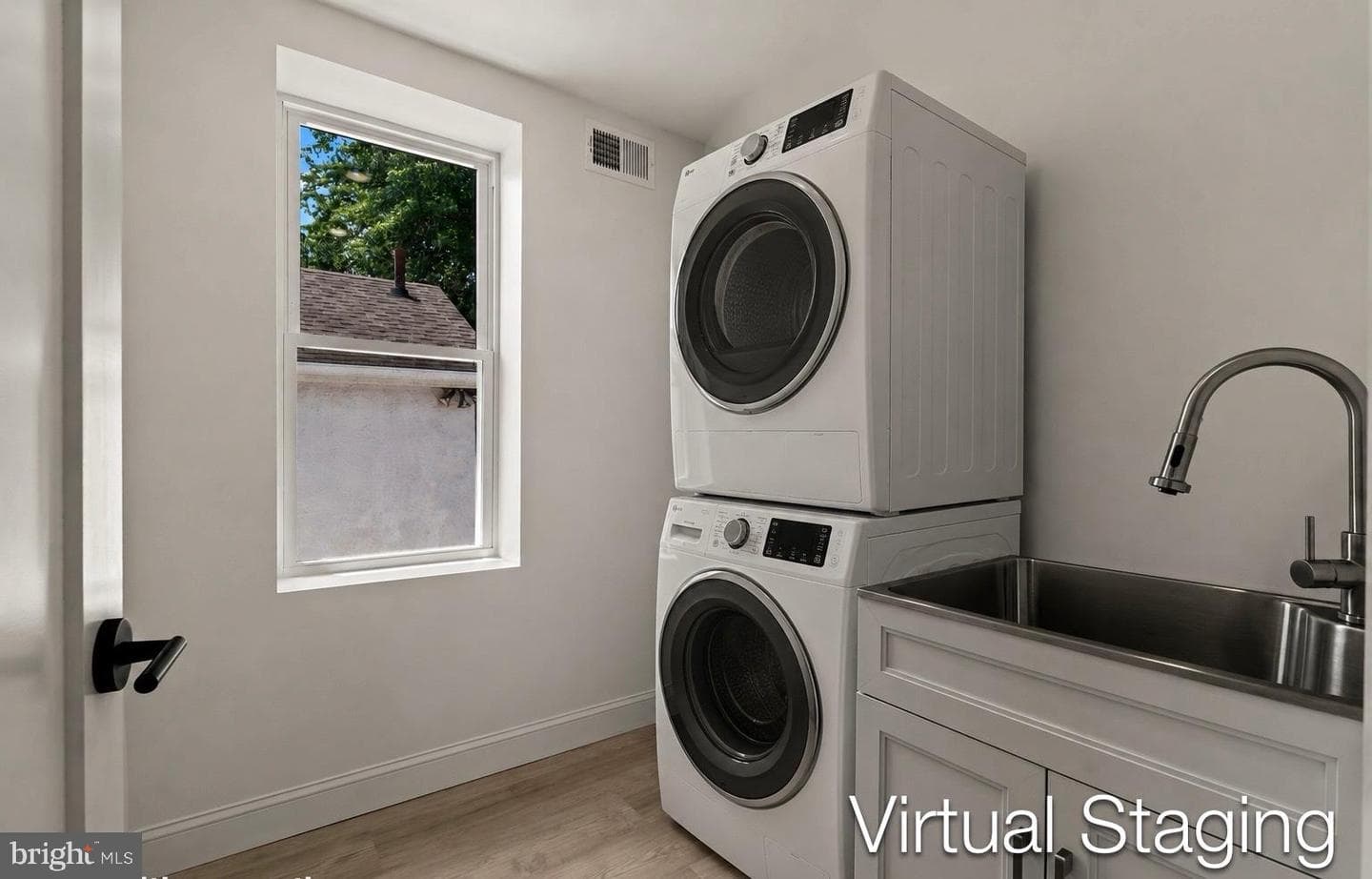 624 W Johnson Street photo 29