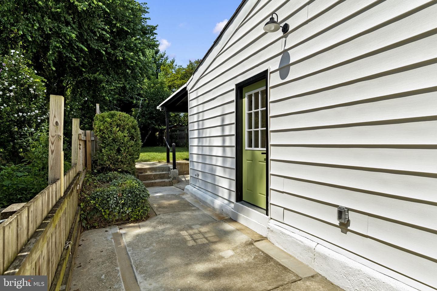 624 W Johnson Street photo 54
