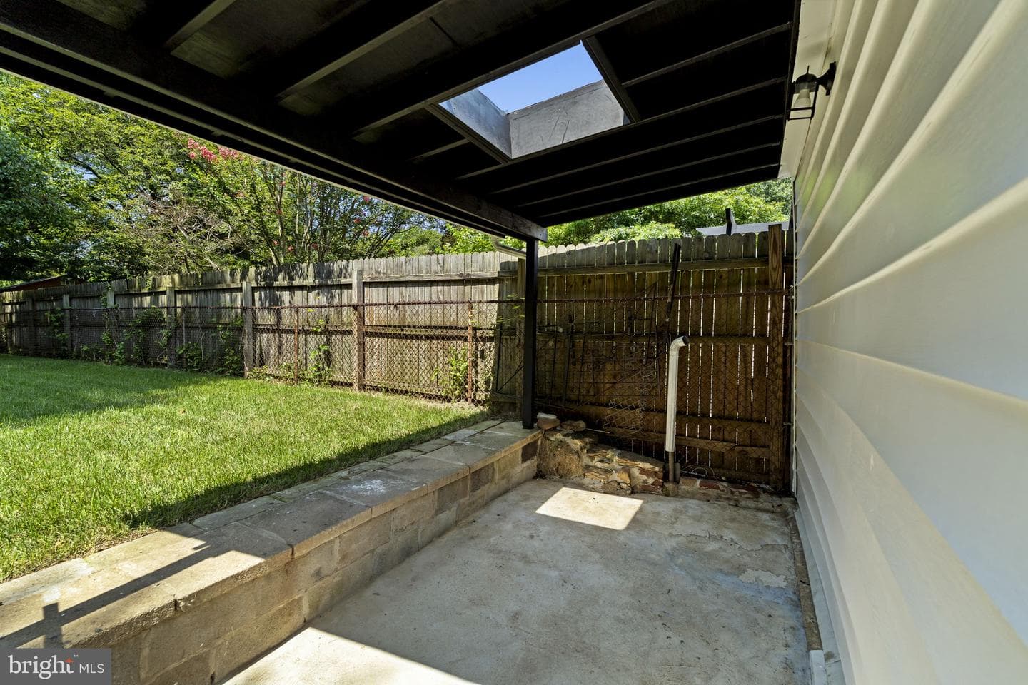 624 W Johnson Street photo 55