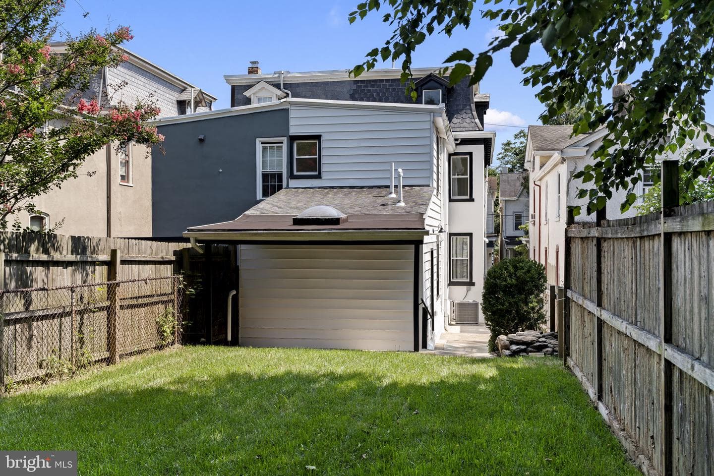 624 W Johnson Street photo 59