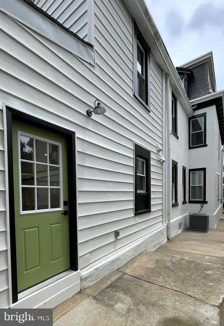 624 W Johnson Street photo 60