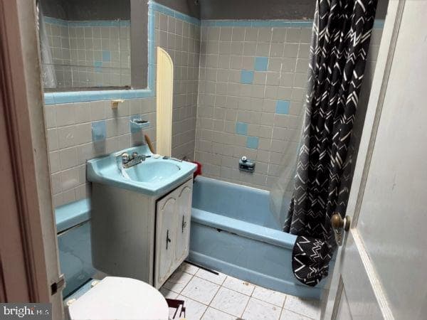 2734 Hellerman Street photo 3