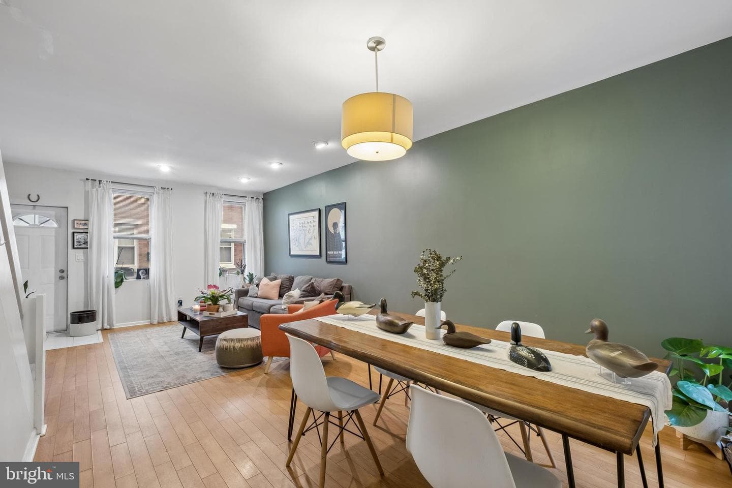 3141 Livingston Street photo 8