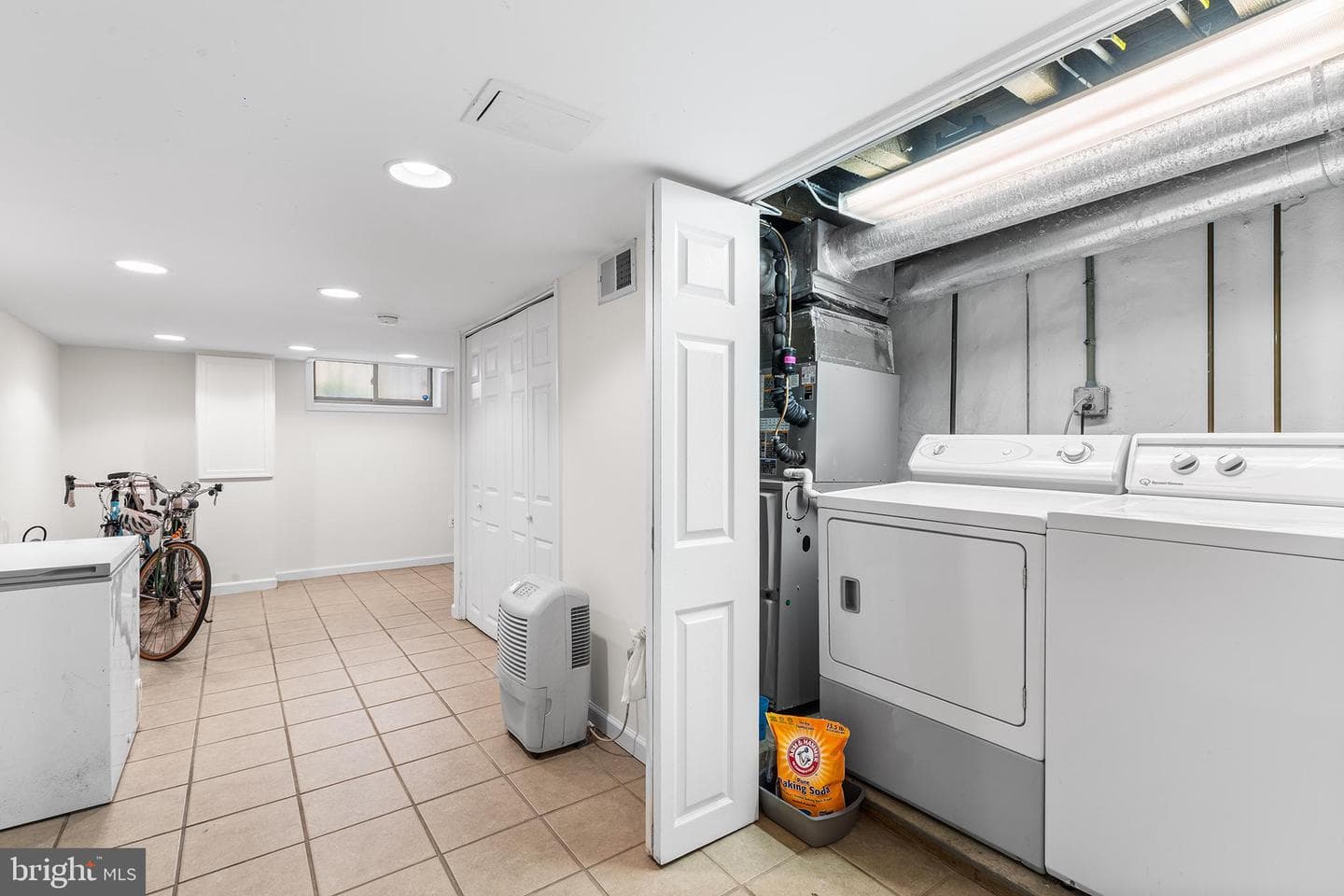 2420 Kimball Street photo 24