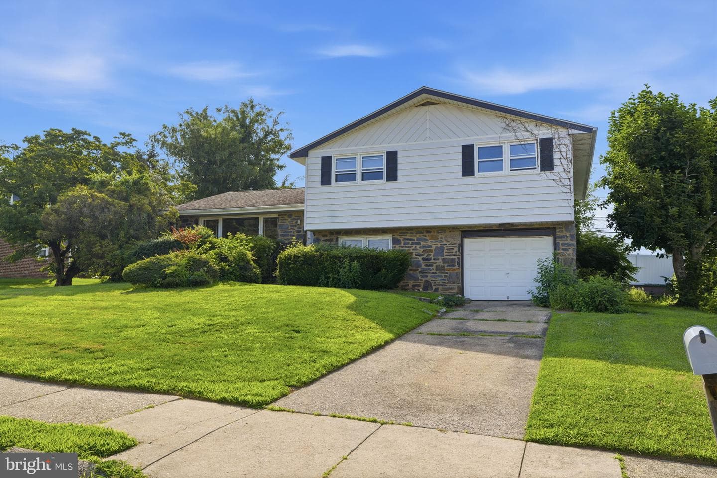 9219 Burbank Road, Philadelphia