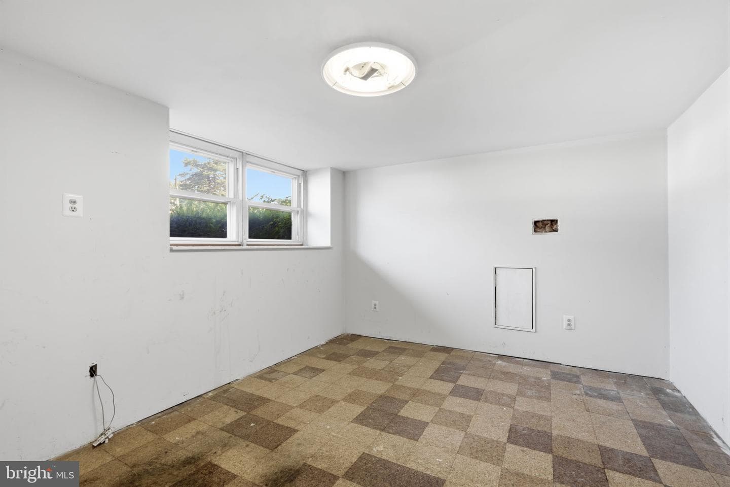 9219 Burbank Road photo 22