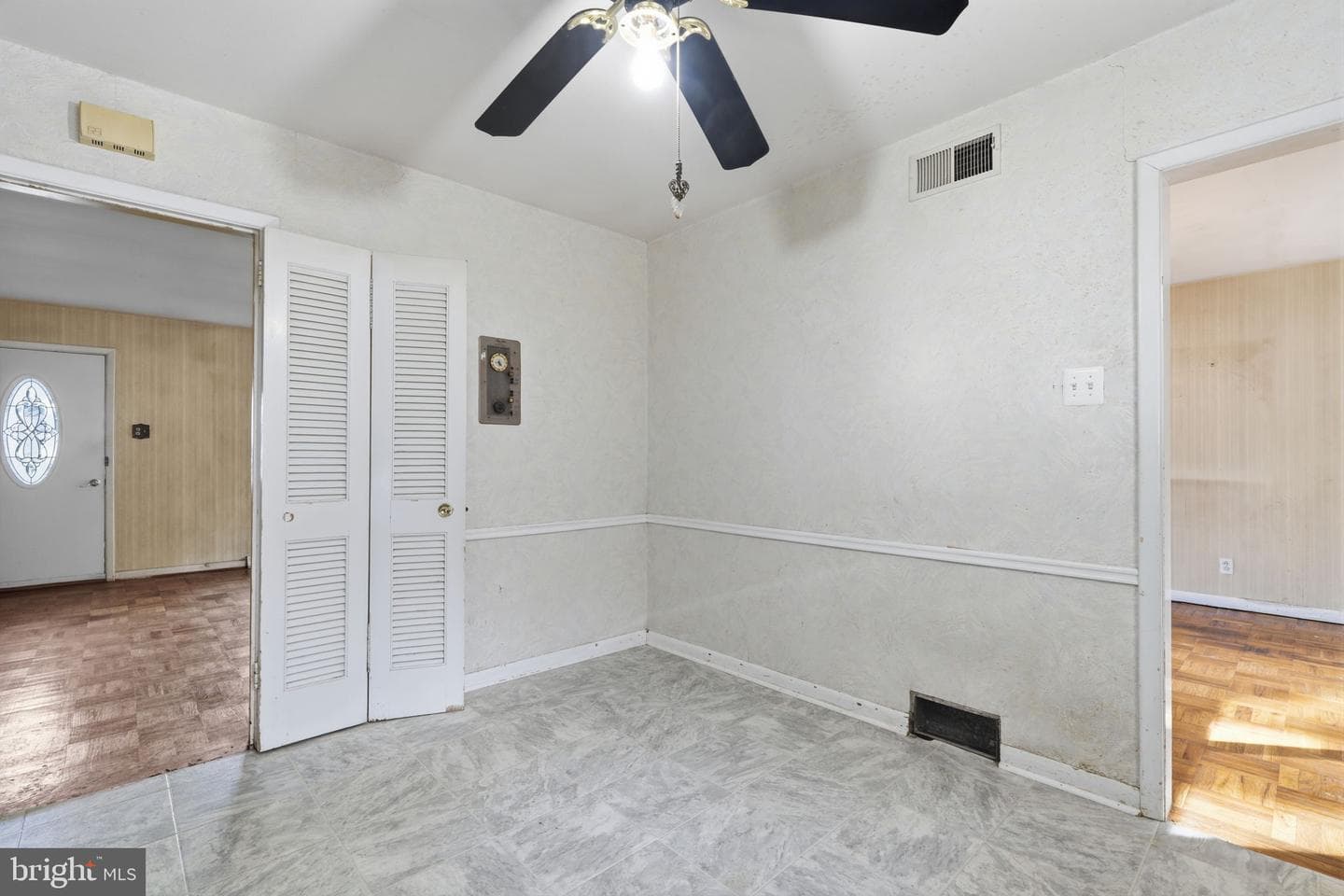 9219 Burbank Road photo 9
