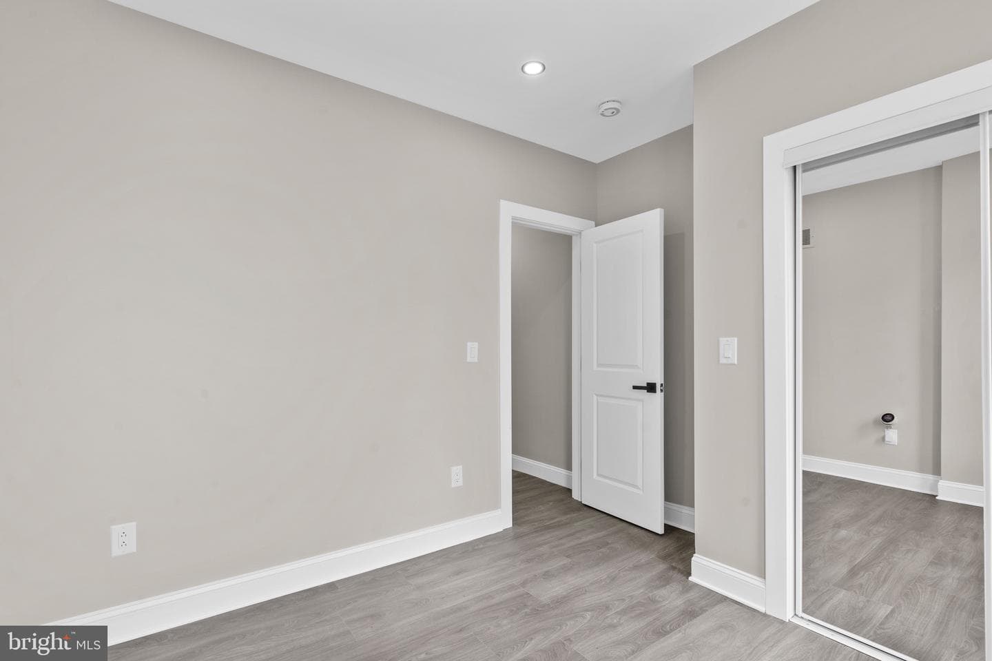 1515 N Edgewood Street photo 30