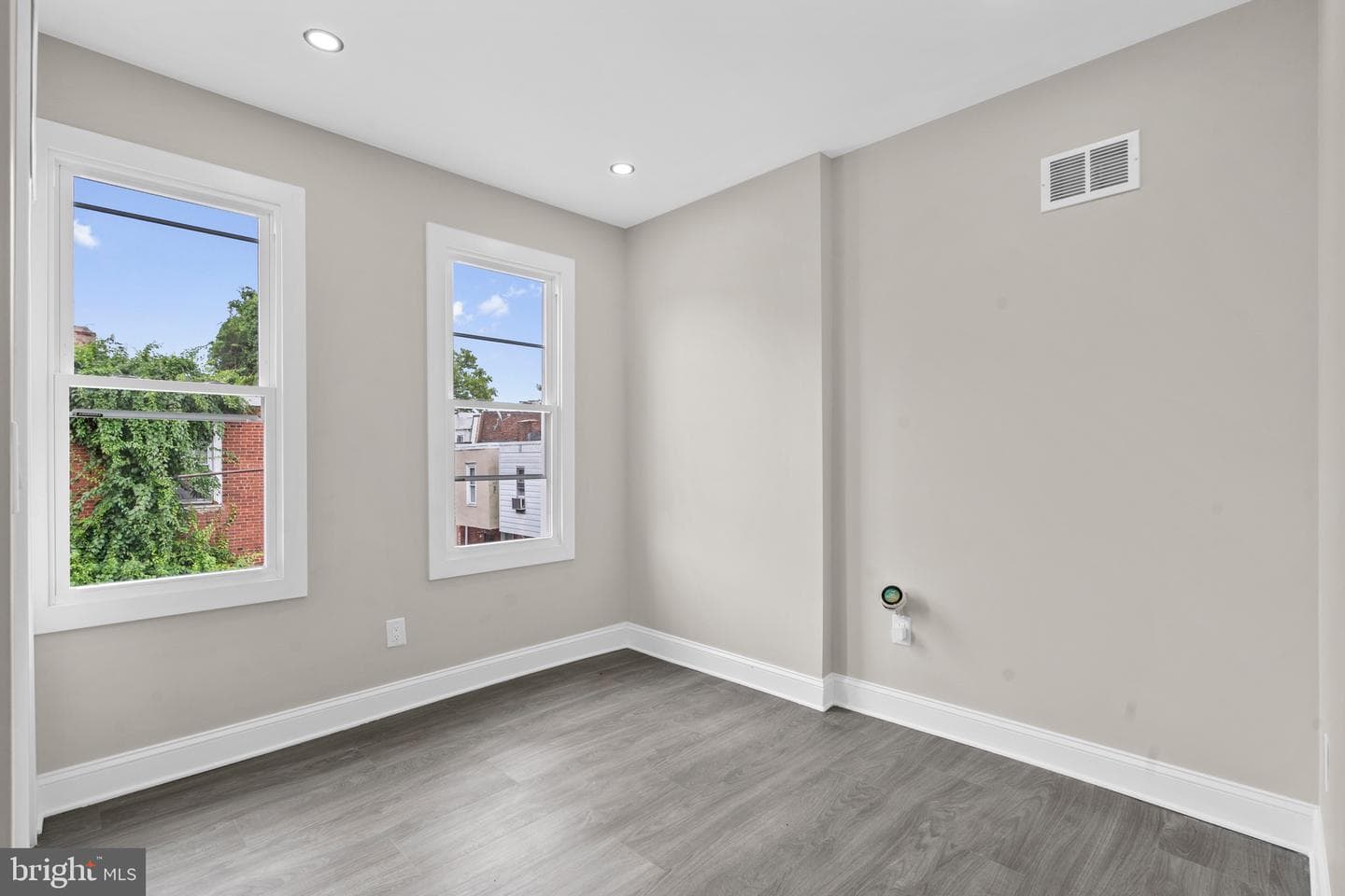 1515 N Edgewood Street photo 31