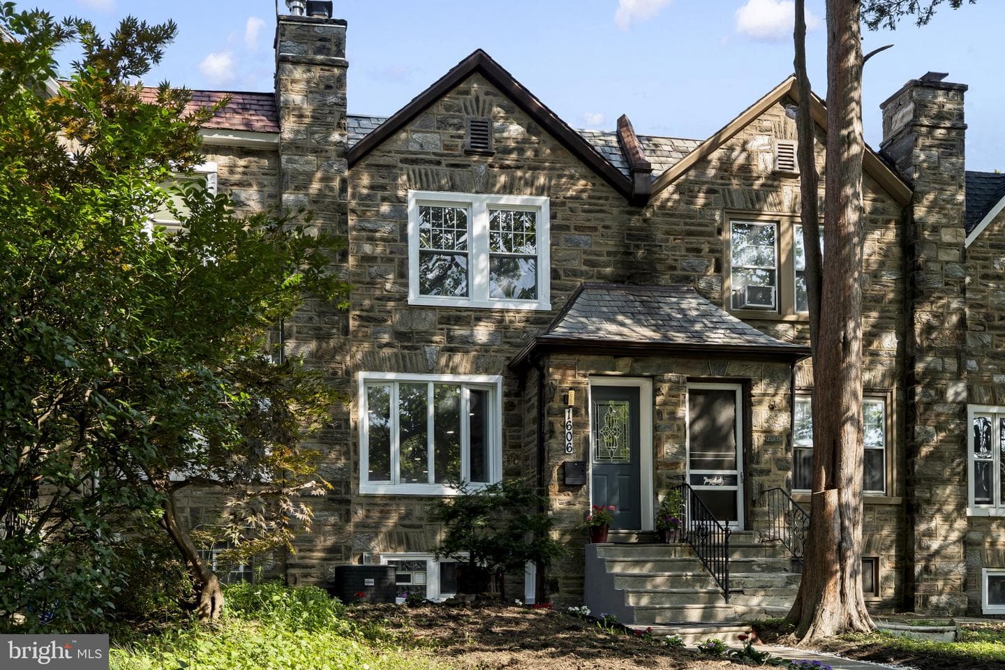 1606 E Washington Lane, Philadelphia