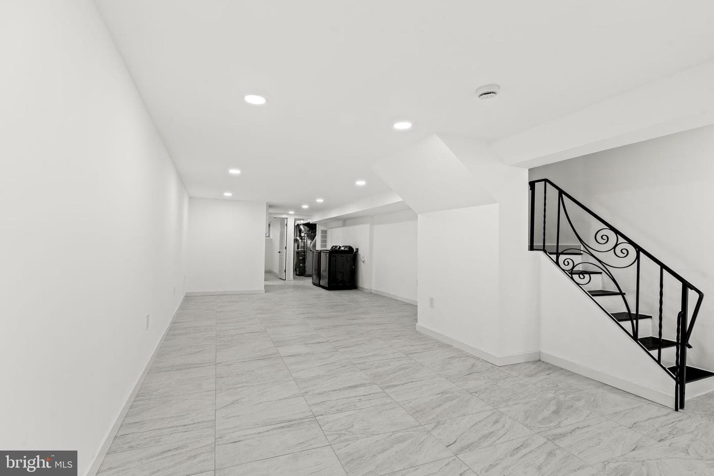 1606 E Washington Lane photo 31