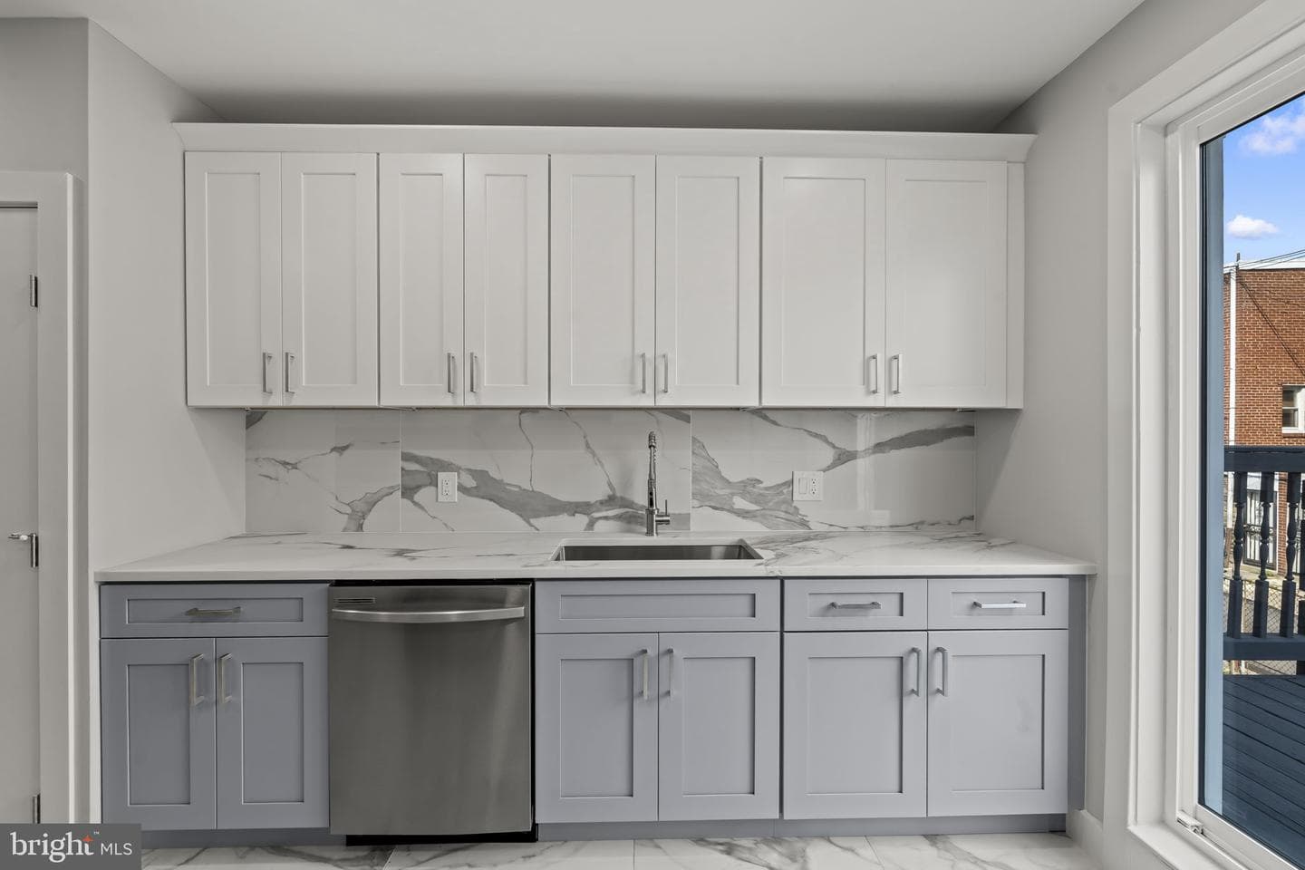 1606 E Washington Lane photo 7