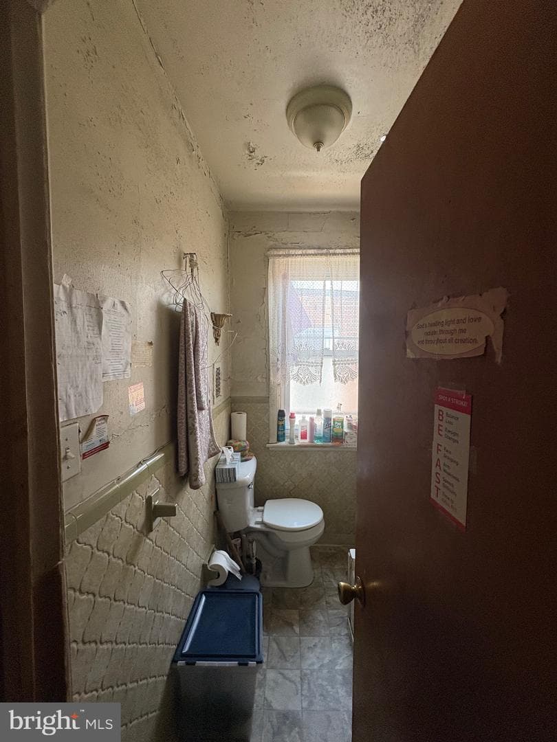 2104 Church Lane photo 6