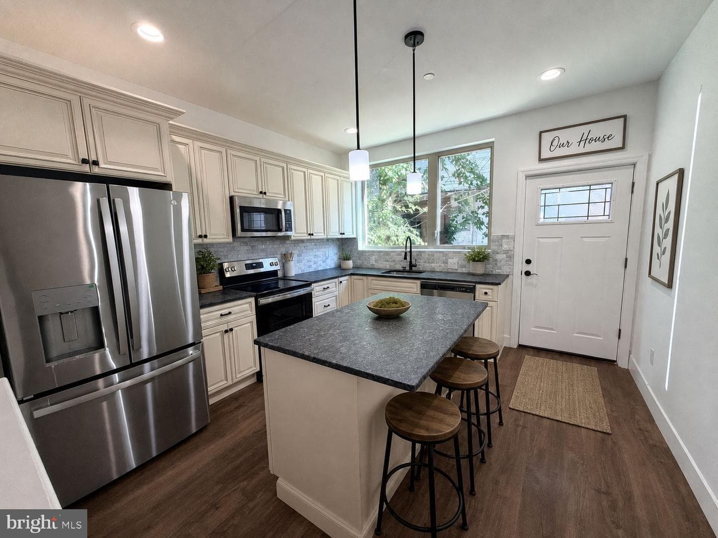 5520 Walton Avenue photo 3