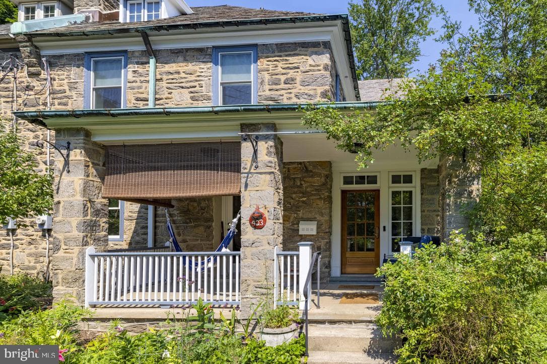 423 Carpenter Lane, Philadelphia