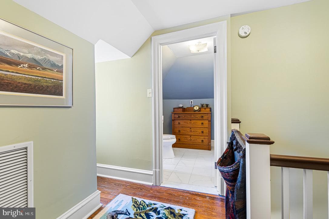 423 Carpenter Lane photo 31
