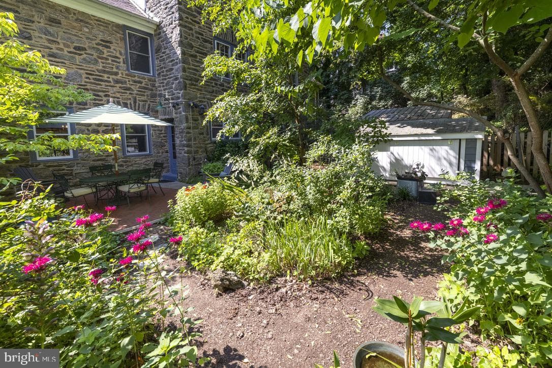 423 Carpenter Lane photo 38