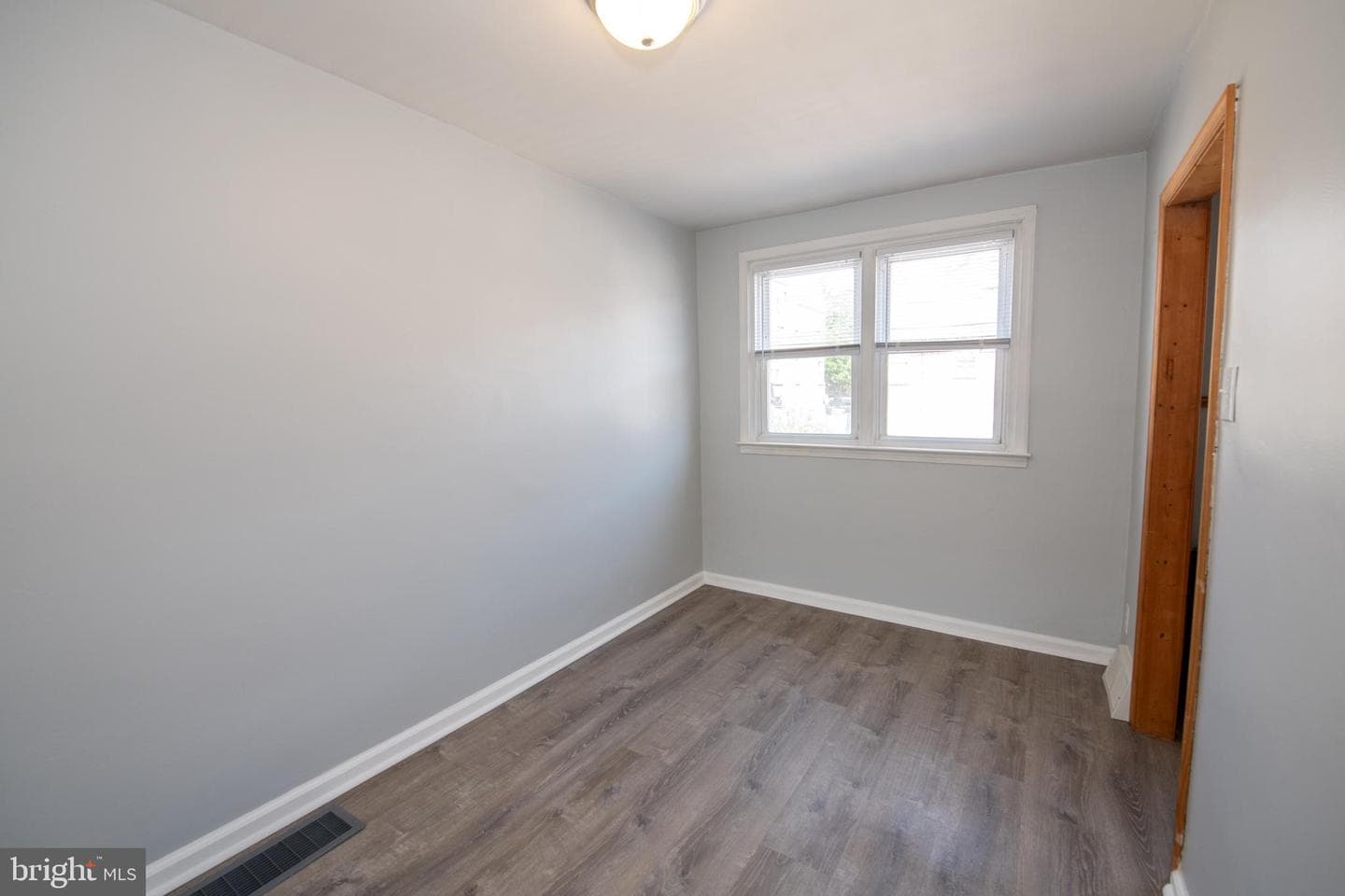 8138 Terry Street photo 10