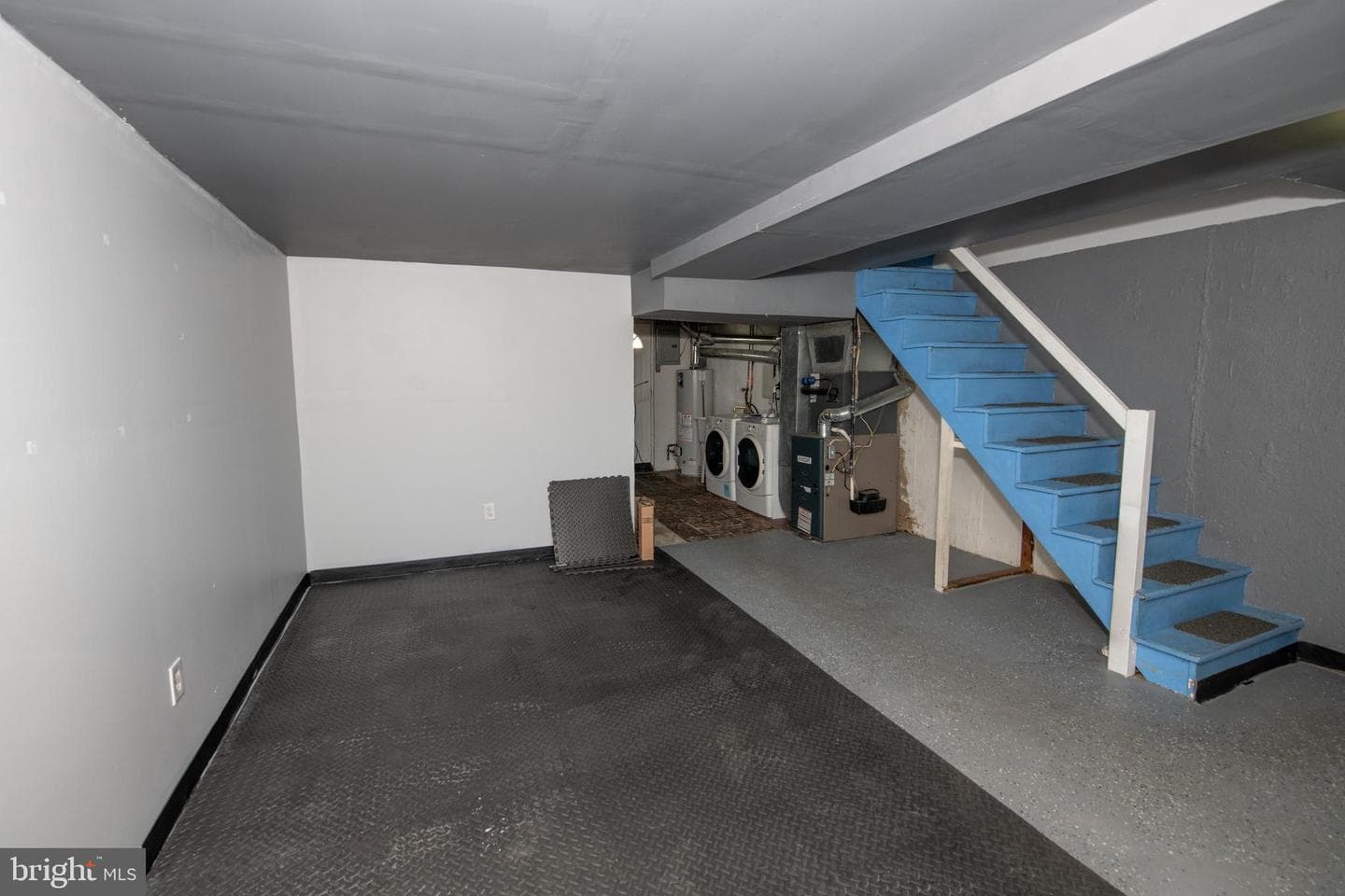8138 Terry Street photo 23