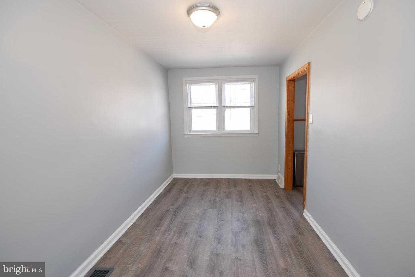 8138 Terry Street photo 9