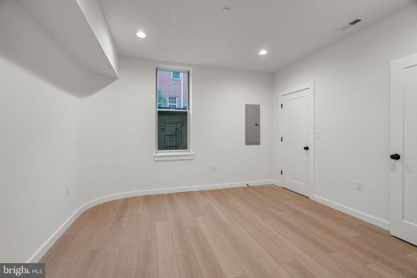 966 N 6th Street photo 18