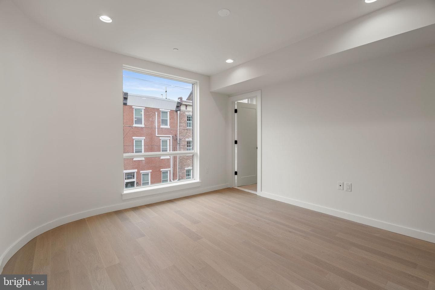 966 N 6th Street photo 33