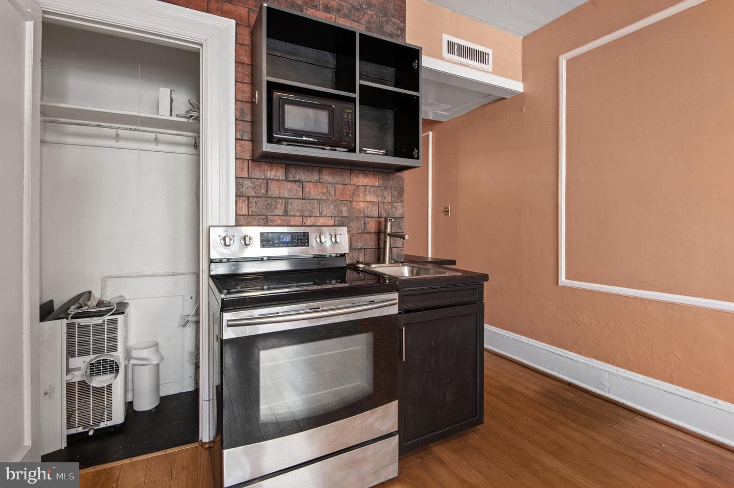 1324 Locust Street #407 photo 11