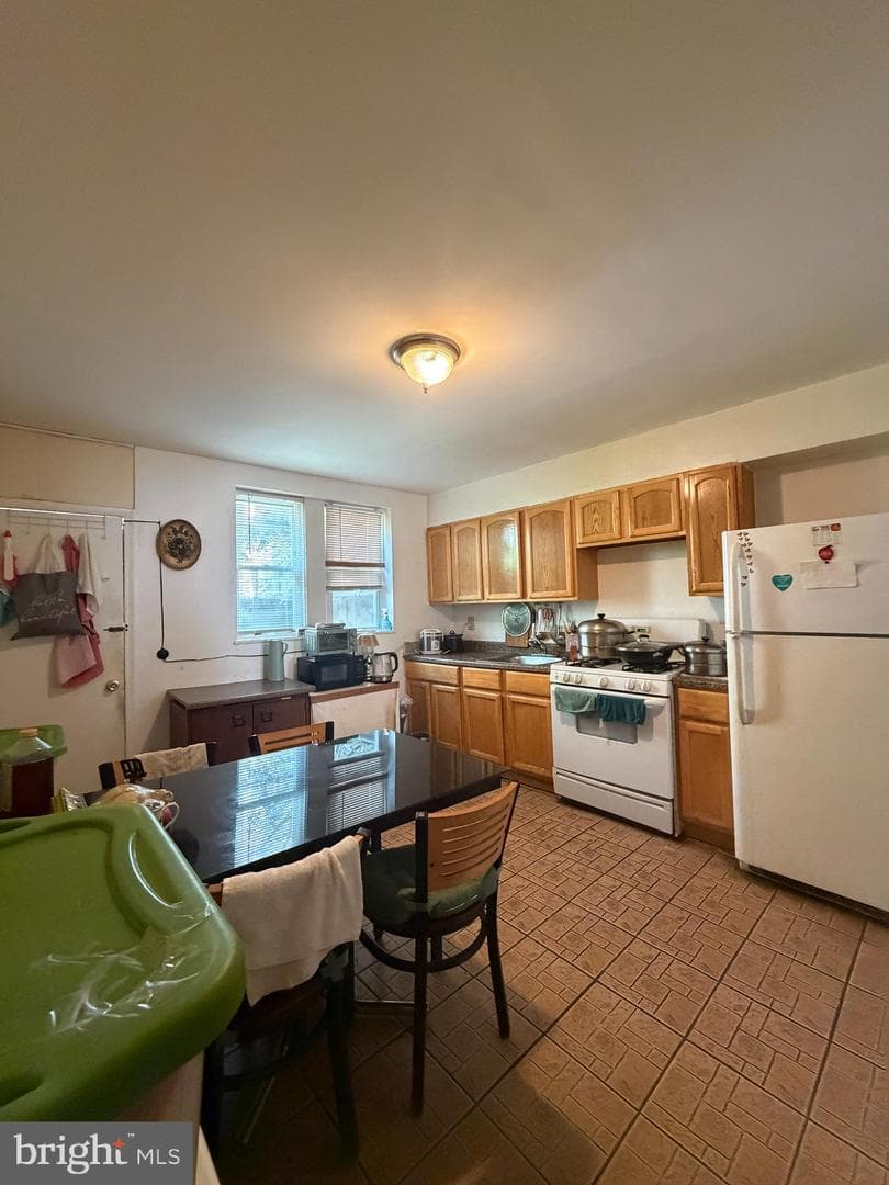 623 Fernon Street photo 6