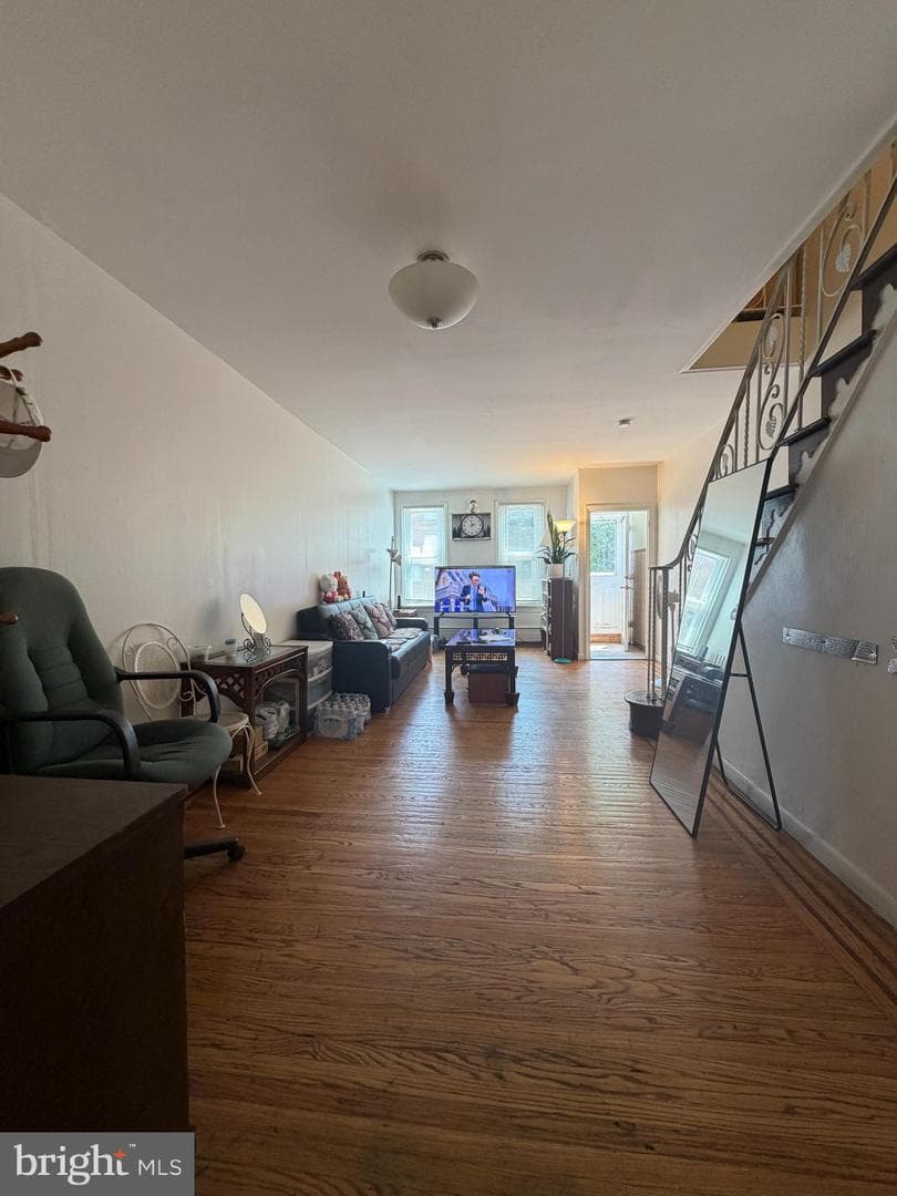 623 Fernon Street photo 8