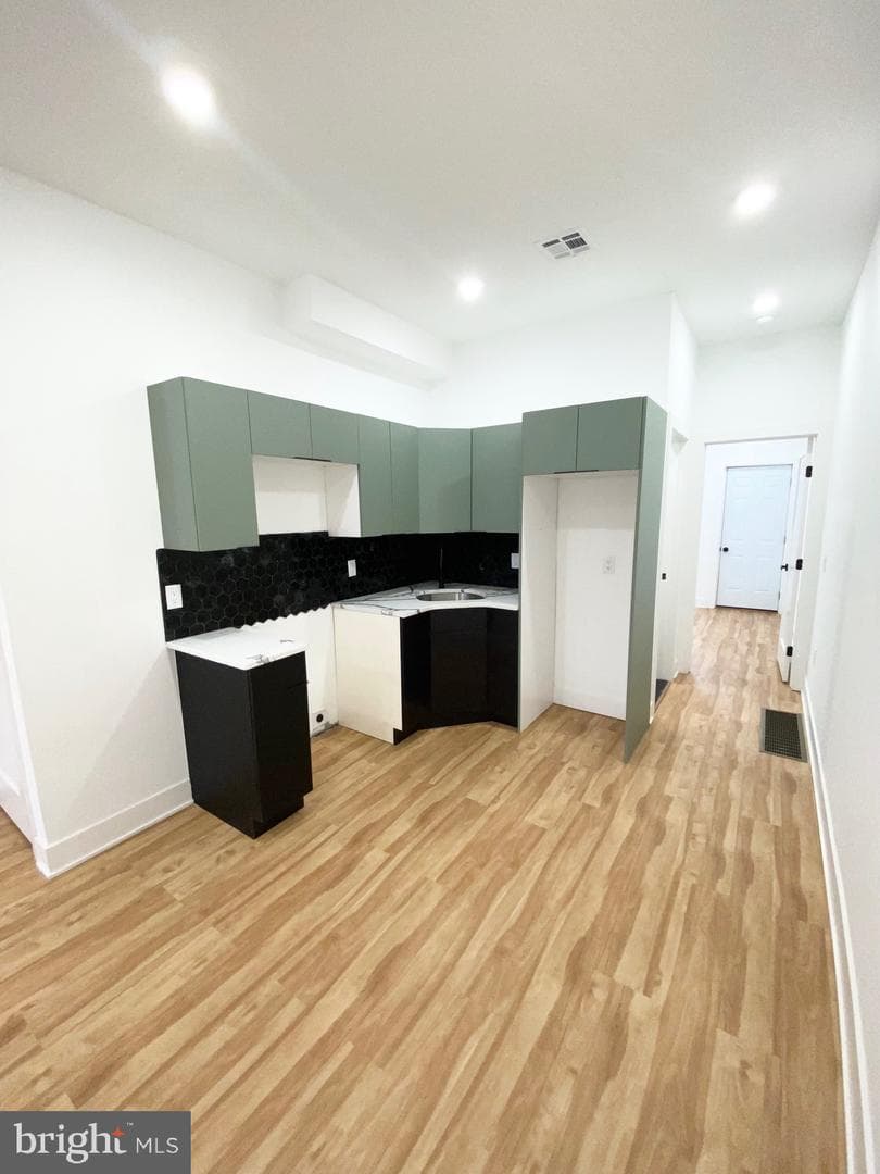 1234 W Tucker Street photo 4