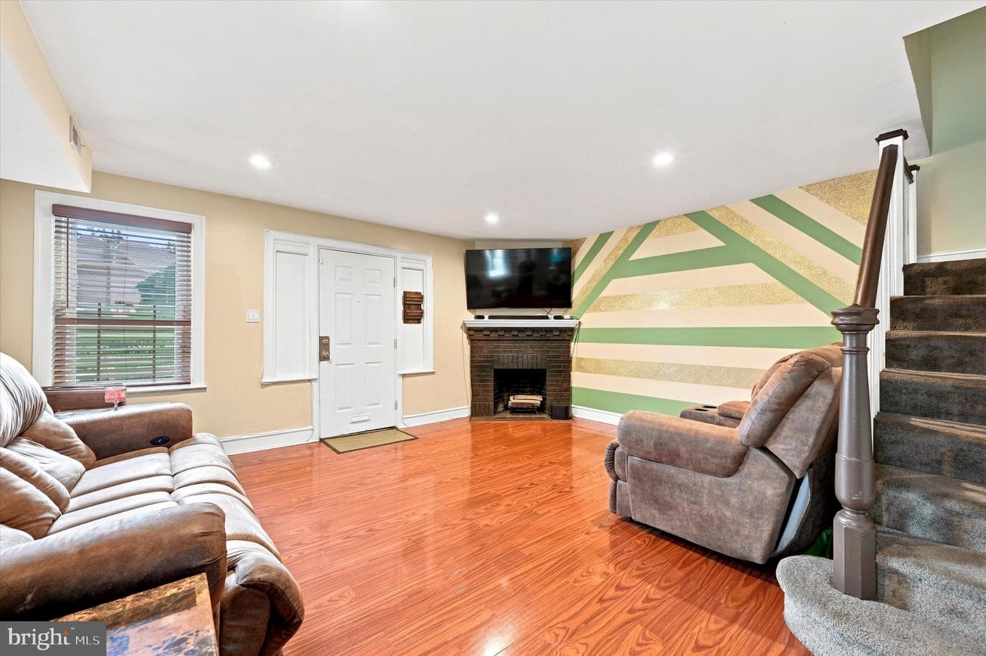 6201 Homer Street photo 5