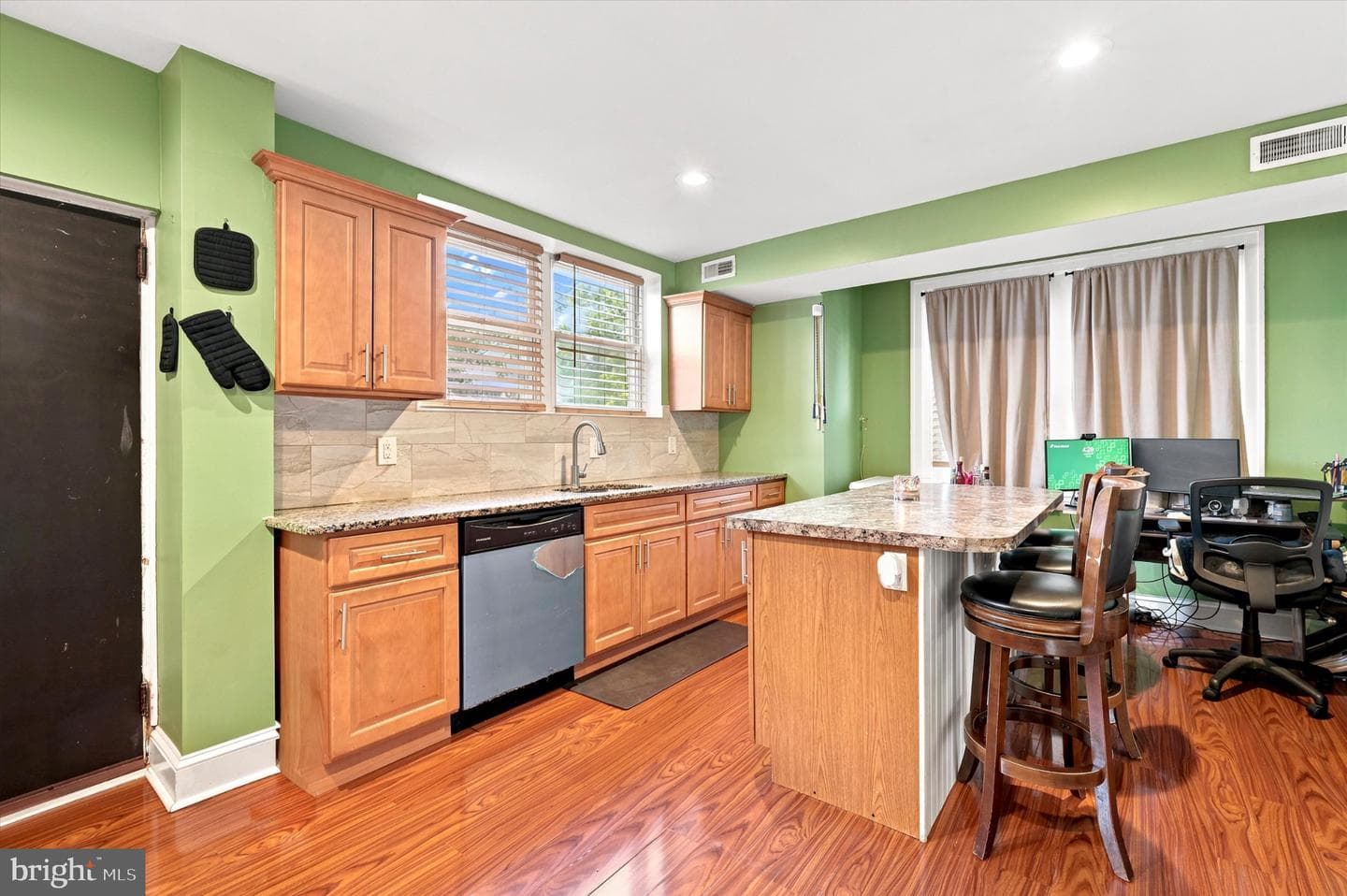 6201 Homer Street photo 6