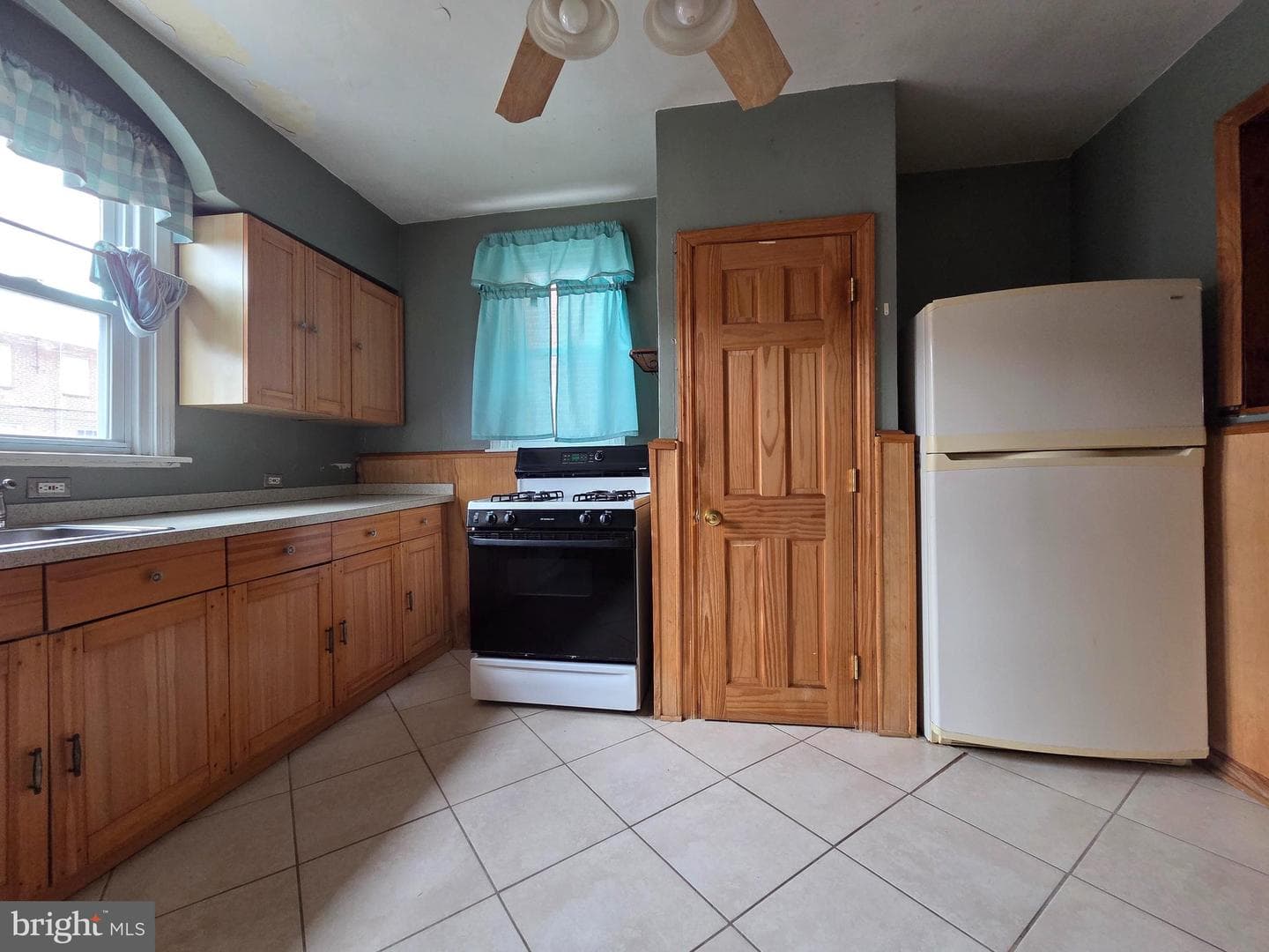 3019 Knorr Street photo 8