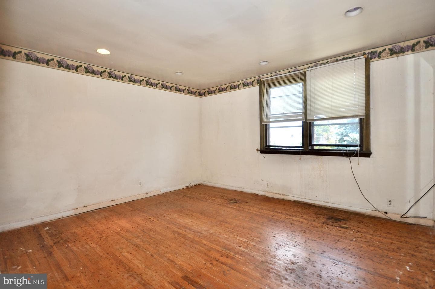 2150 Unruh Avenue photo 8
