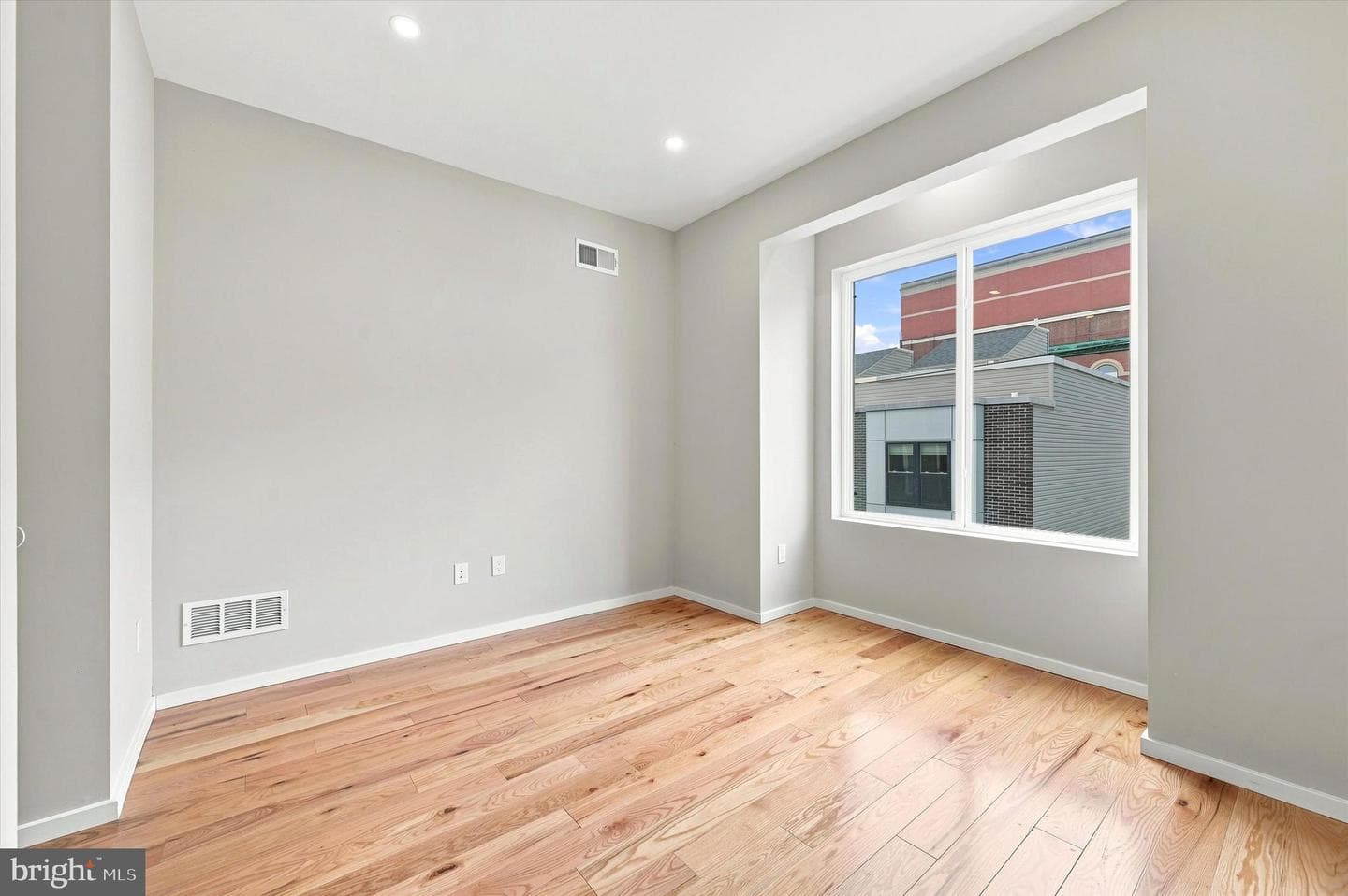 1713 W Seybert Street photo 11