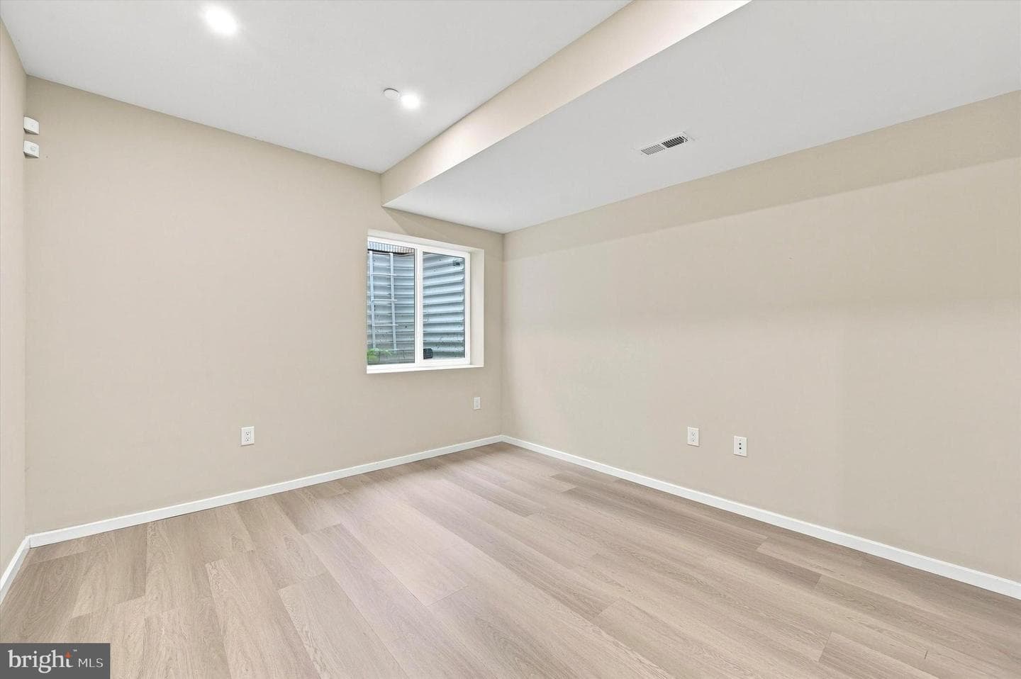 1713 W Seybert Street photo 23