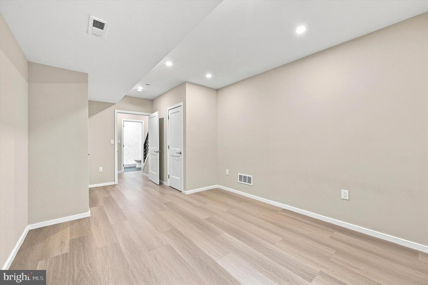 1713 W Seybert Street photo 24